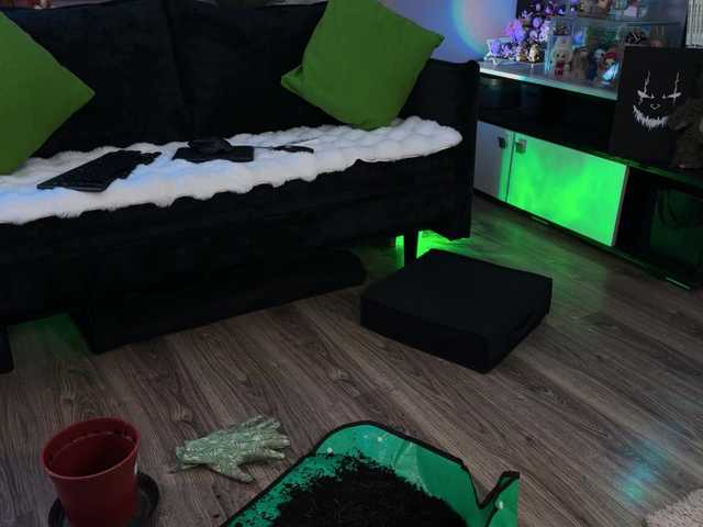 KiraLiLime's BongaCams show and profile