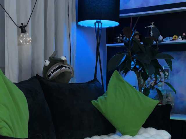 KiraLiLime's BongaCams show and profile