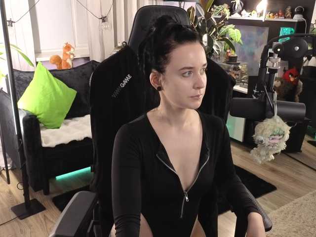 KiraLiLime's BongaCams show and profile