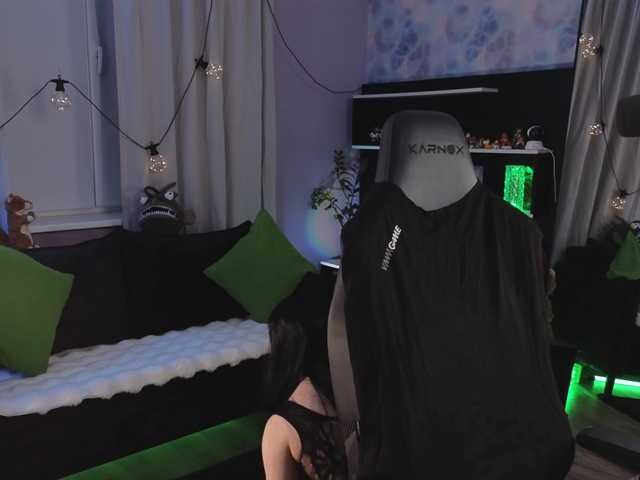 KiraLiLime's BongaCams show and profile