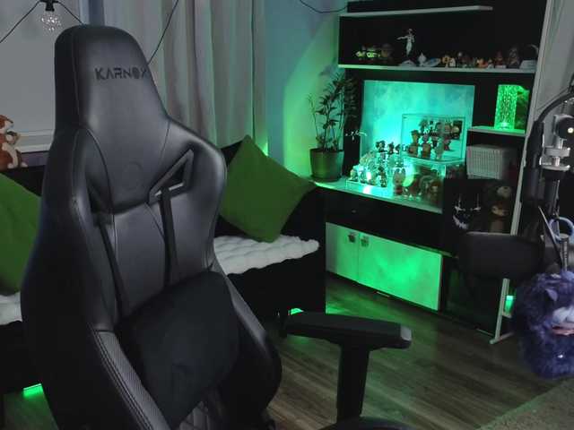 KiraLiLime's BongaCams show and profile