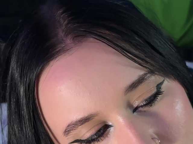 KiraLiLime's BongaCams show and profile