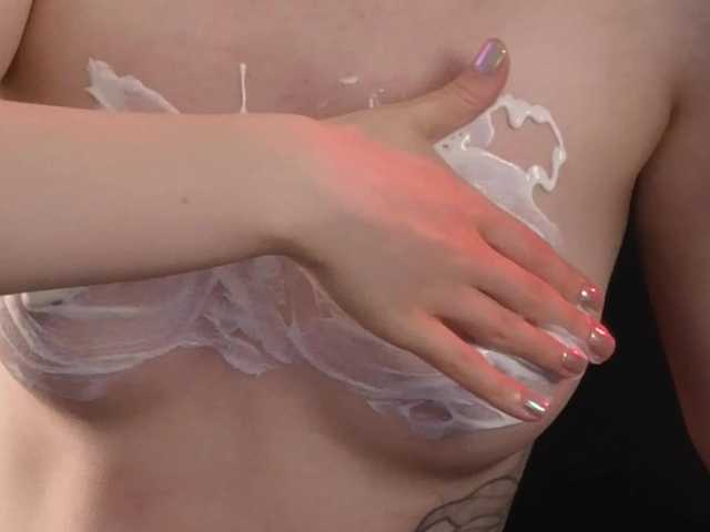 go to chat with Kira_Li_Lime