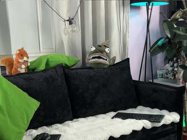 KiraLiLime's BongaCams show and profile