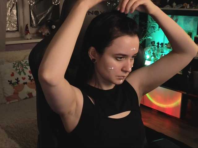 KiraLiLime's BongaCams show and profile