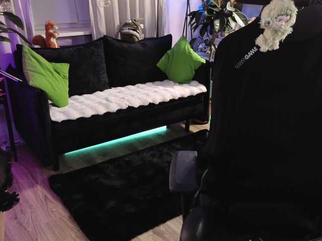 KiraLiLime's BongaCams show and profile