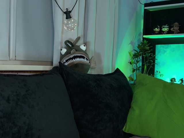 KiraLiLime's BongaCams show and profile