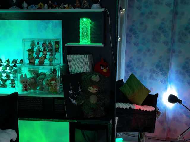 KiraLiLime's BongaCams show and profile