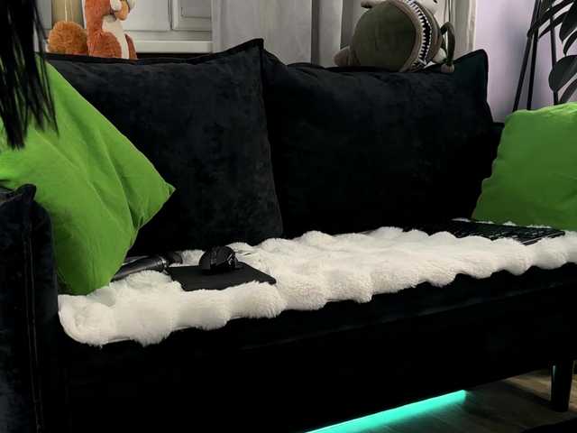 KiraLiLime's BongaCams show and profile