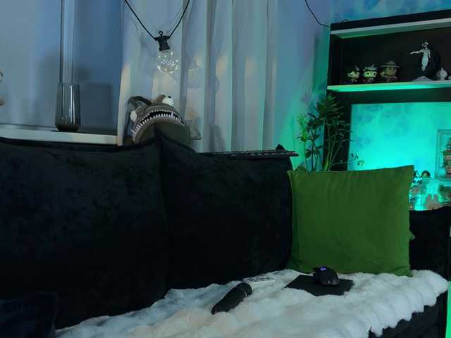 KiraLiLime's BongaCams show and profile