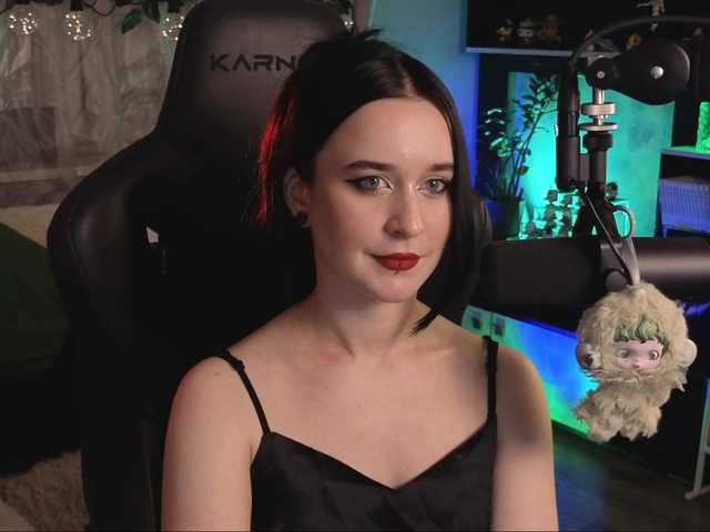 KiraLiLime's BongaCams show and profile