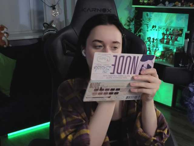 KiraLiLime's BongaCams show and profile