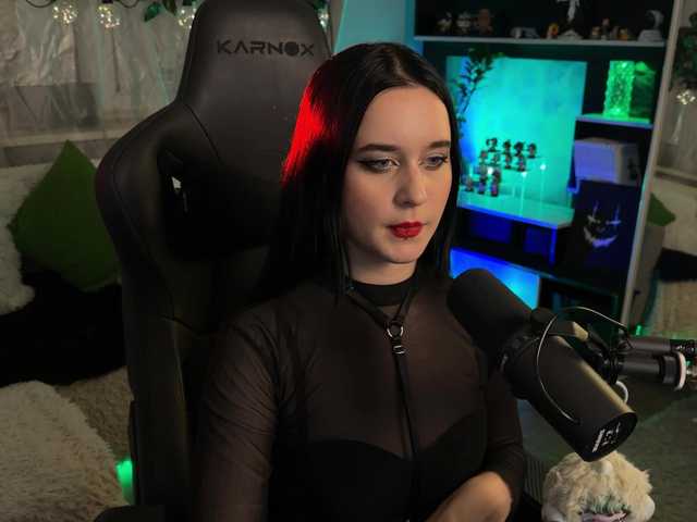 KiraLiLime's BongaCams show and profile