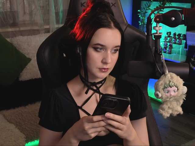 KiraLiLime's BongaCams show and profile