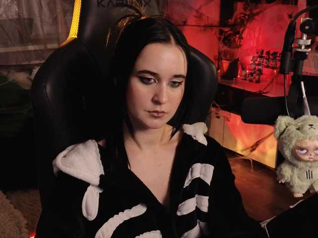 KiraLiLime from BongaCams