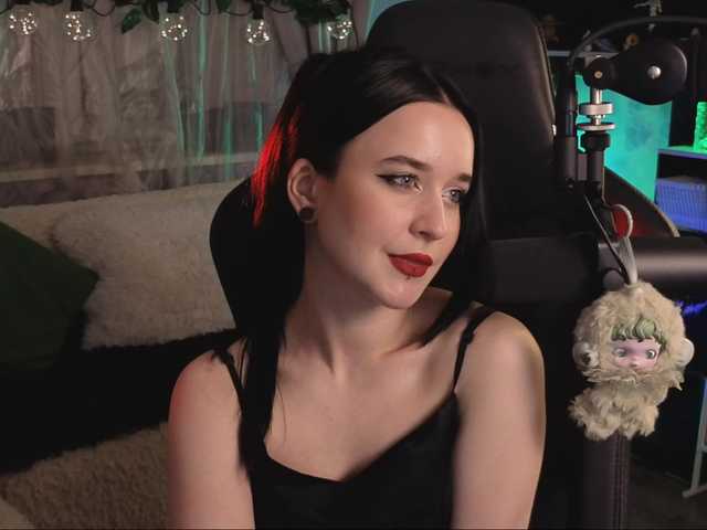 KiraLiLime's BongaCams show and profile