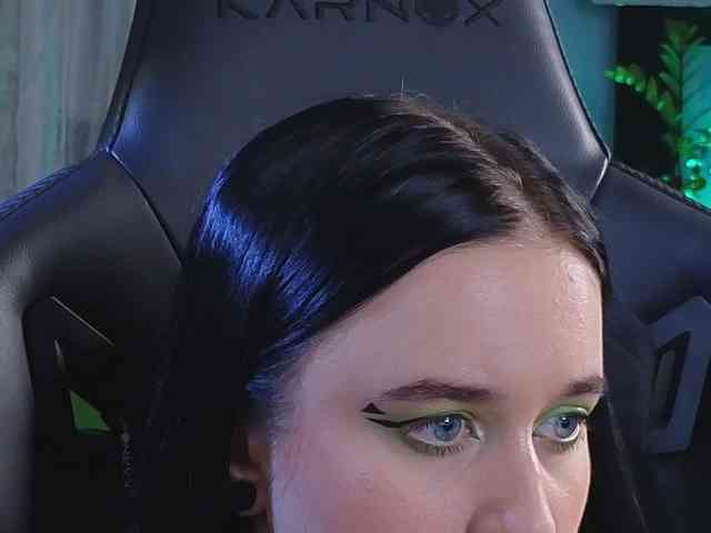 KiraLiLime Live Webcam on BongaCams