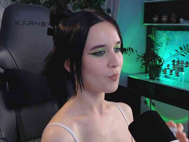 Kira_Li_Lime webcam