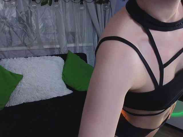 Kira_Li_Lime webcam