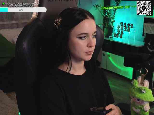 KiraLiLime's webcam live show