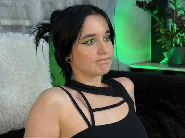 Kira_Li_Lime webcam