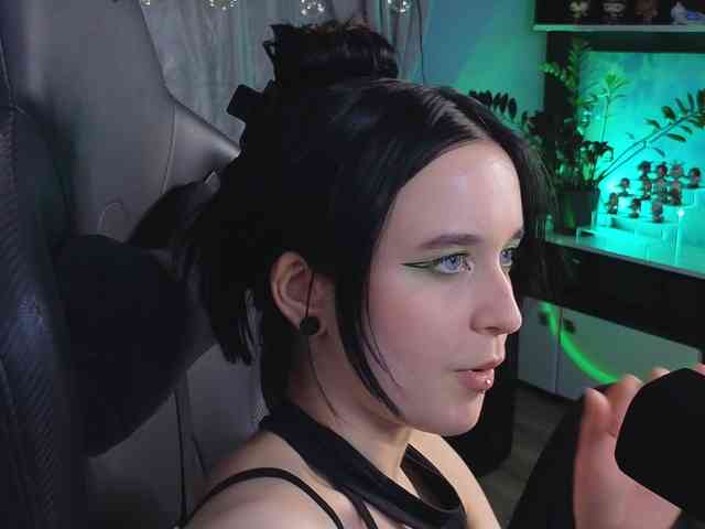 KiraLiLime Live Webcam on BongaCams
