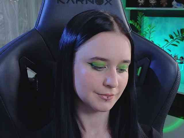 adult chat room KiraLiLime