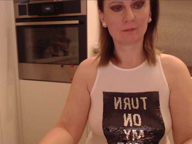 JacquiGray's BongaCams show and profile