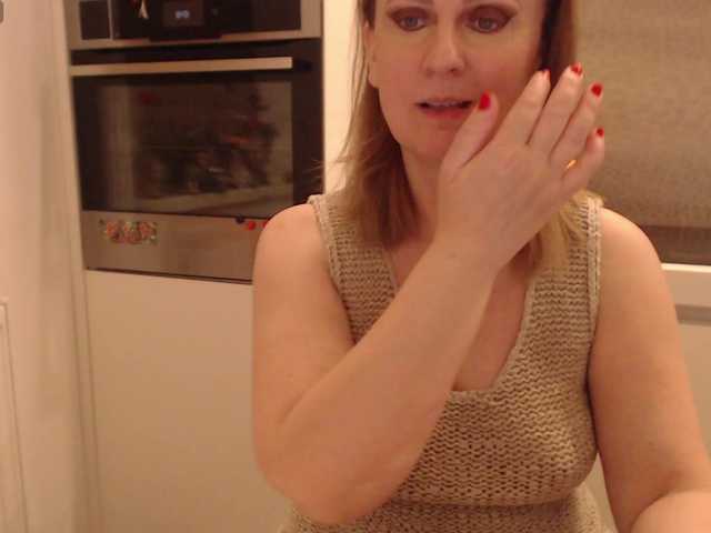 JacquiGray's BongaCams show and profile