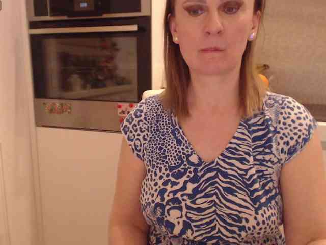 JacquiGray Live Webcam on BongaCams