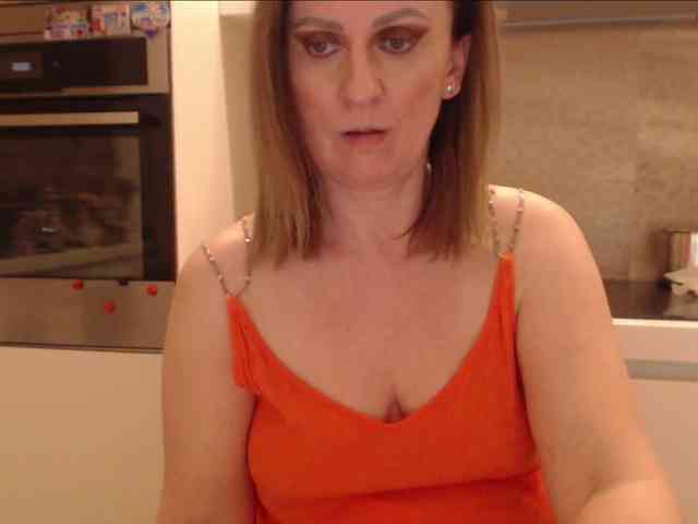JacquiGray Live Webcam on BongaCams