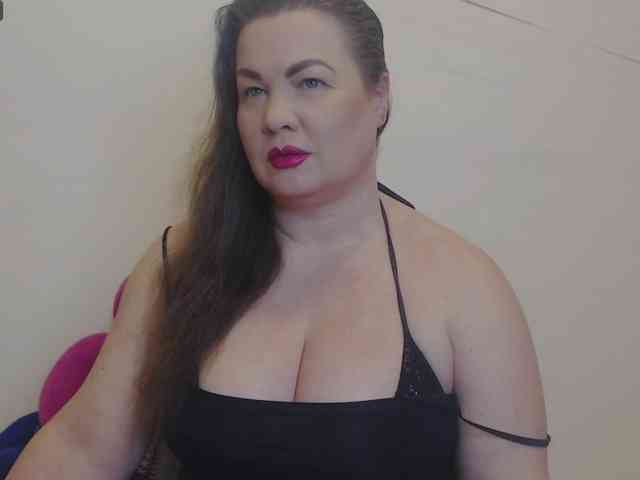 Lady-Adrianna webcam