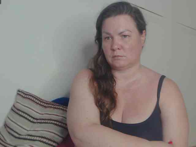 Lady-Adrianna webcam