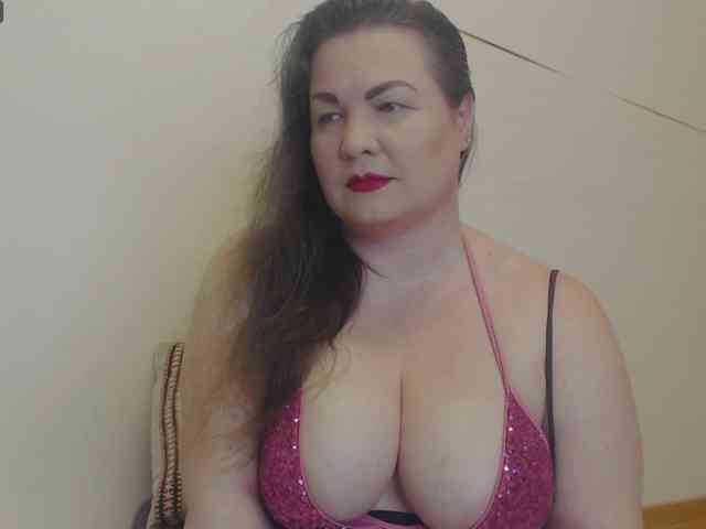 Lady-Adrianna webcam