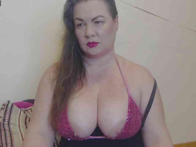 Lady-Adrianna webcam