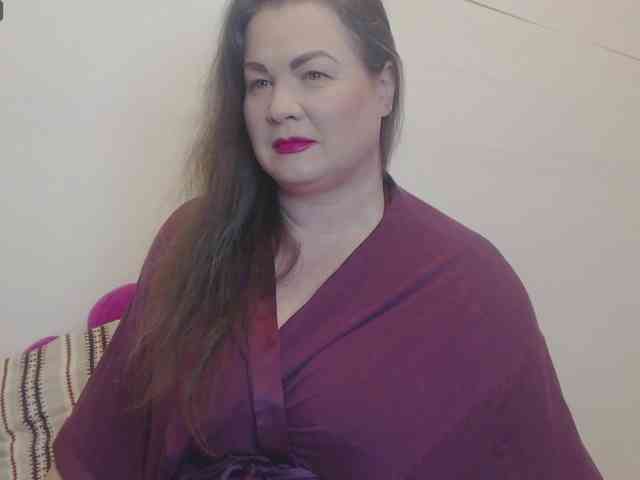 Lady-Adrianna webcam