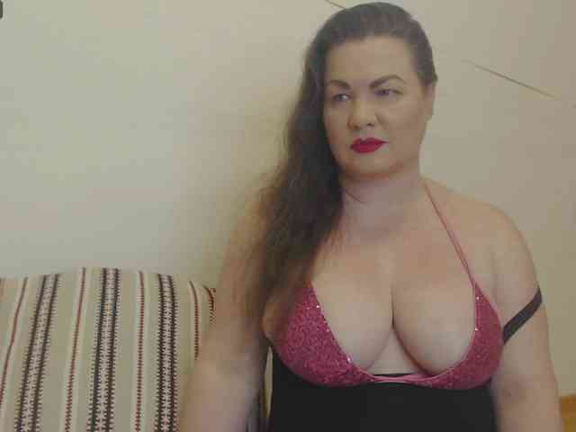 Lady-Adrianna webcam