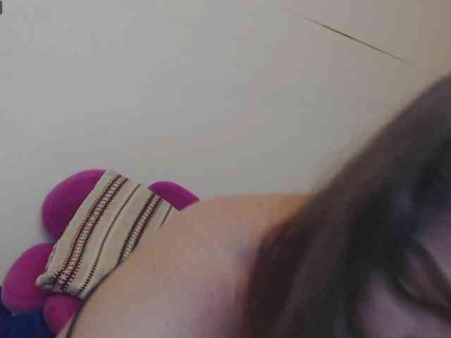 Lady-Adrianna webcam