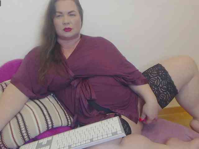 Lady-Adrianna webcam