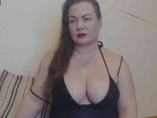 Lady-Adrianna webcam