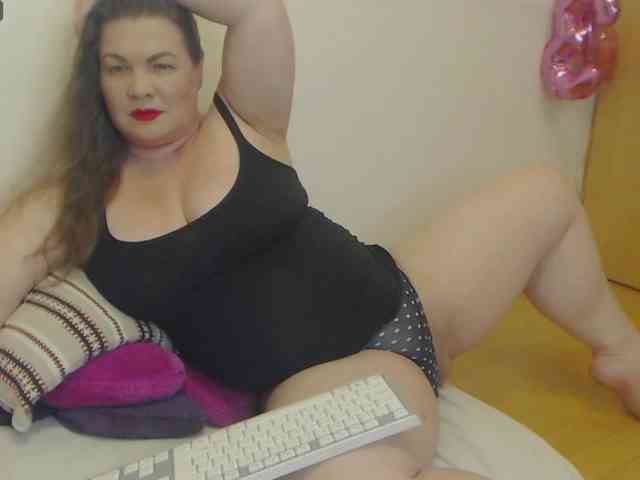 Lady-Adrianna webcam