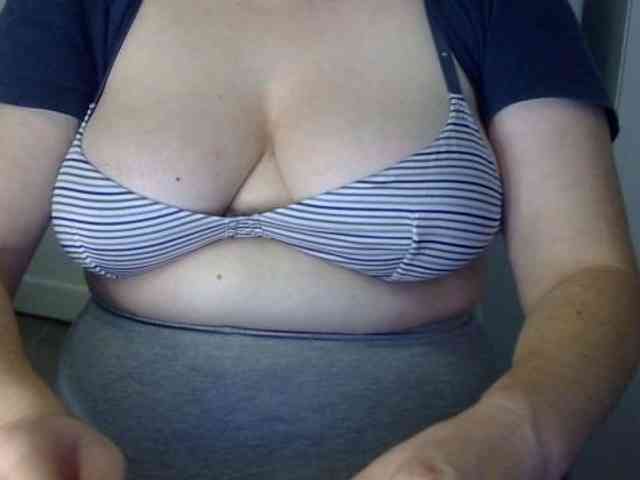 YourDesire36 webcam