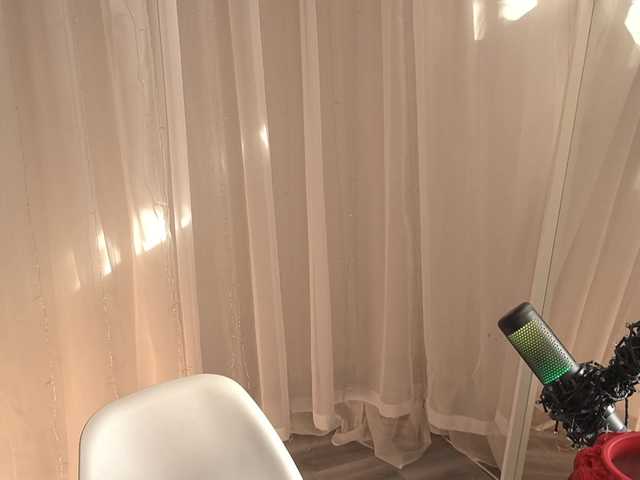 BlackWidow22's BongaCams show and profile