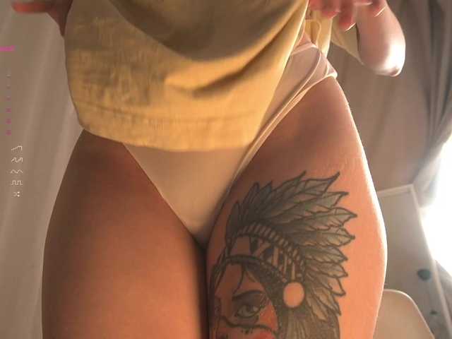 BlackWidow22's BongaCams show and profile