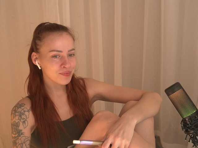 BlackWidow22's BongaCams show and profile