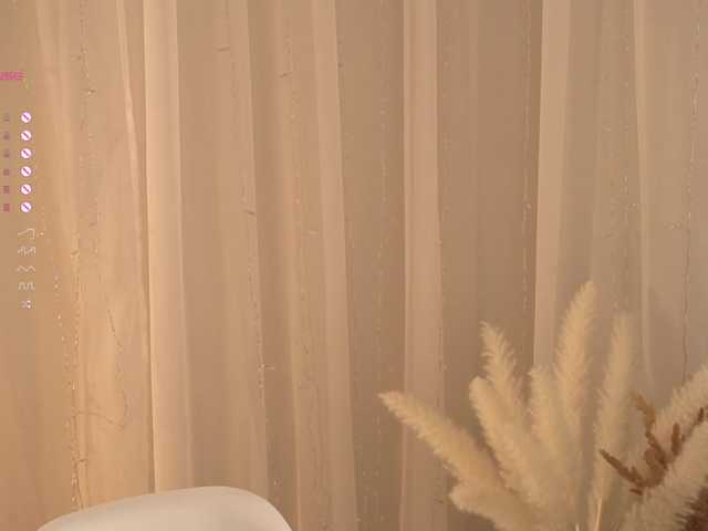 BlackWidow22's BongaCams show and profile