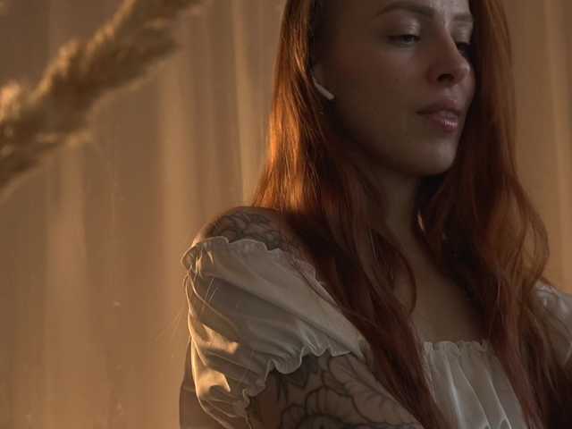 BlackWidow22's BongaCams show and profile