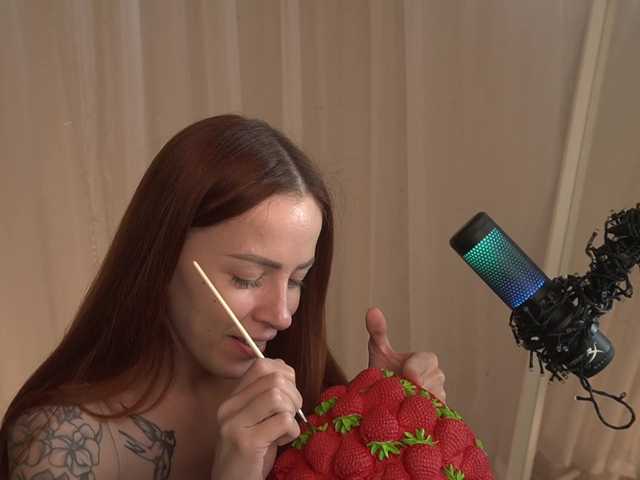 BlackWidow22's BongaCams show and profile