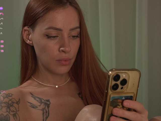 BlackWidow22 from BongaCams