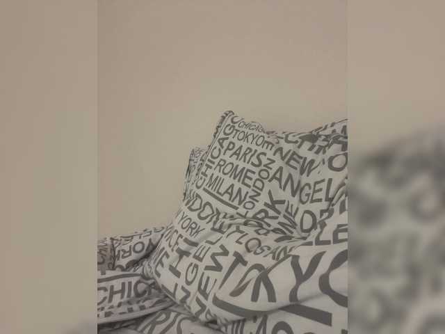 -Jolly-'s BongaCams show and profile